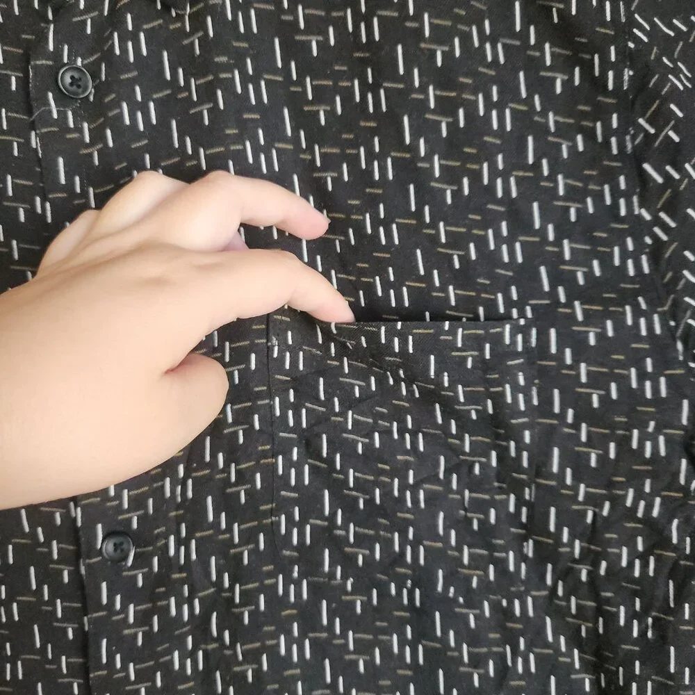 Toscano Silk Blend Men's Button Up Shirt Short Sleeve Large Black EUC Geometric - Picture 3 of 10